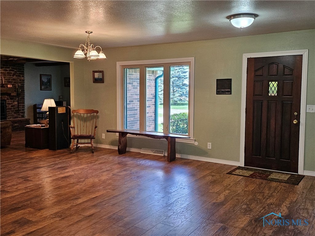 110 Harbor Point Road Rossford, OH 43460 - Photo 33 of 33 Open floor plan !