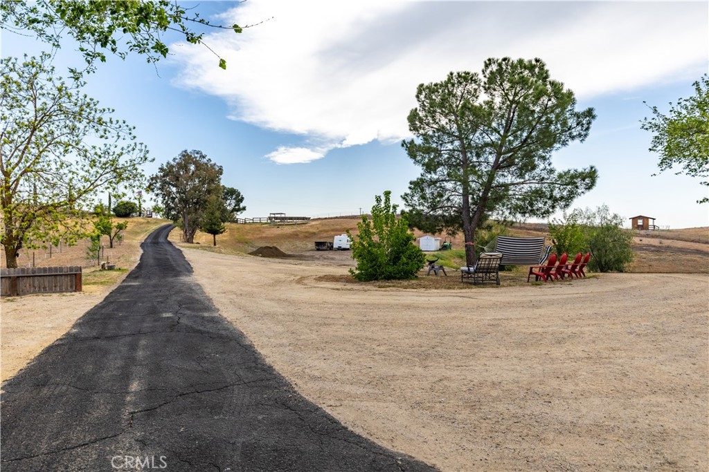 3150 Bluegrass Place Creston, CA 93432 - Photo 11 of 58