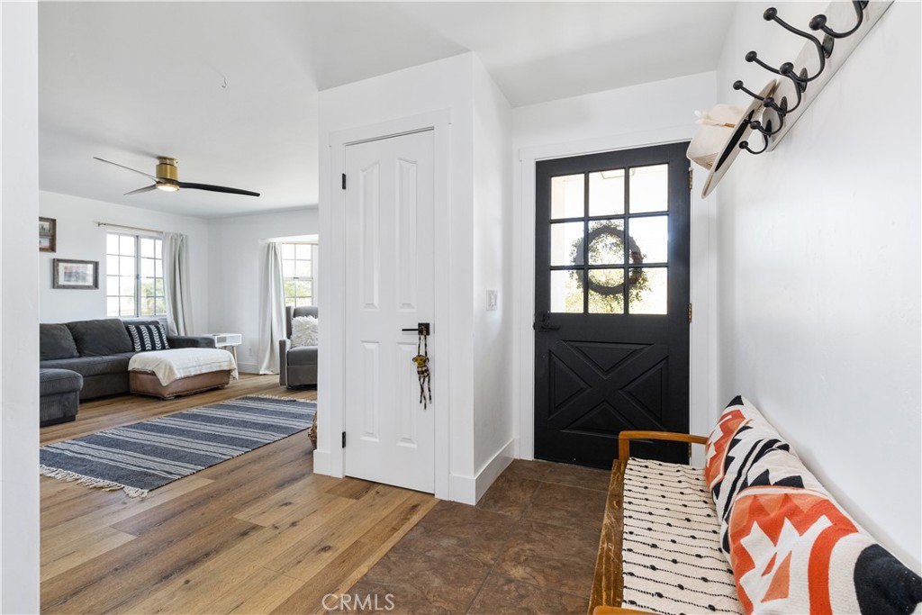 3150 Bluegrass Place Creston, CA 93432 - Photo 17 of 58 Front entry