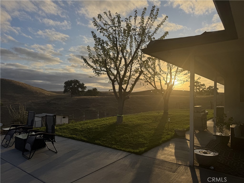 3150 Bluegrass Place Creston, CA 93432 - Photo 42 of 58 Sunrise from master bedroom