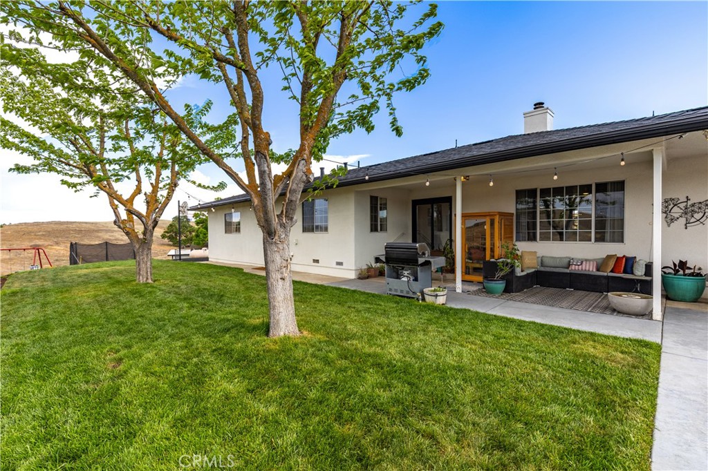 3150 Bluegrass Place Creston, CA 93432 - Photo 45 of 58 a view of a house with backyard porch and sitting area