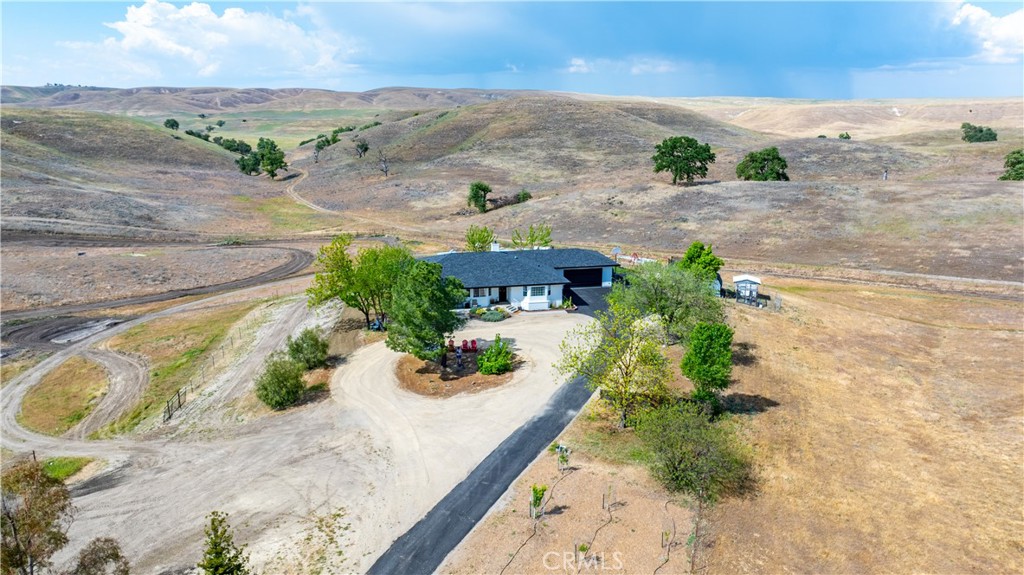 3150 Bluegrass Place Creston, CA 93432 - Photo 5 of 58 a view of a lake with a mountain
