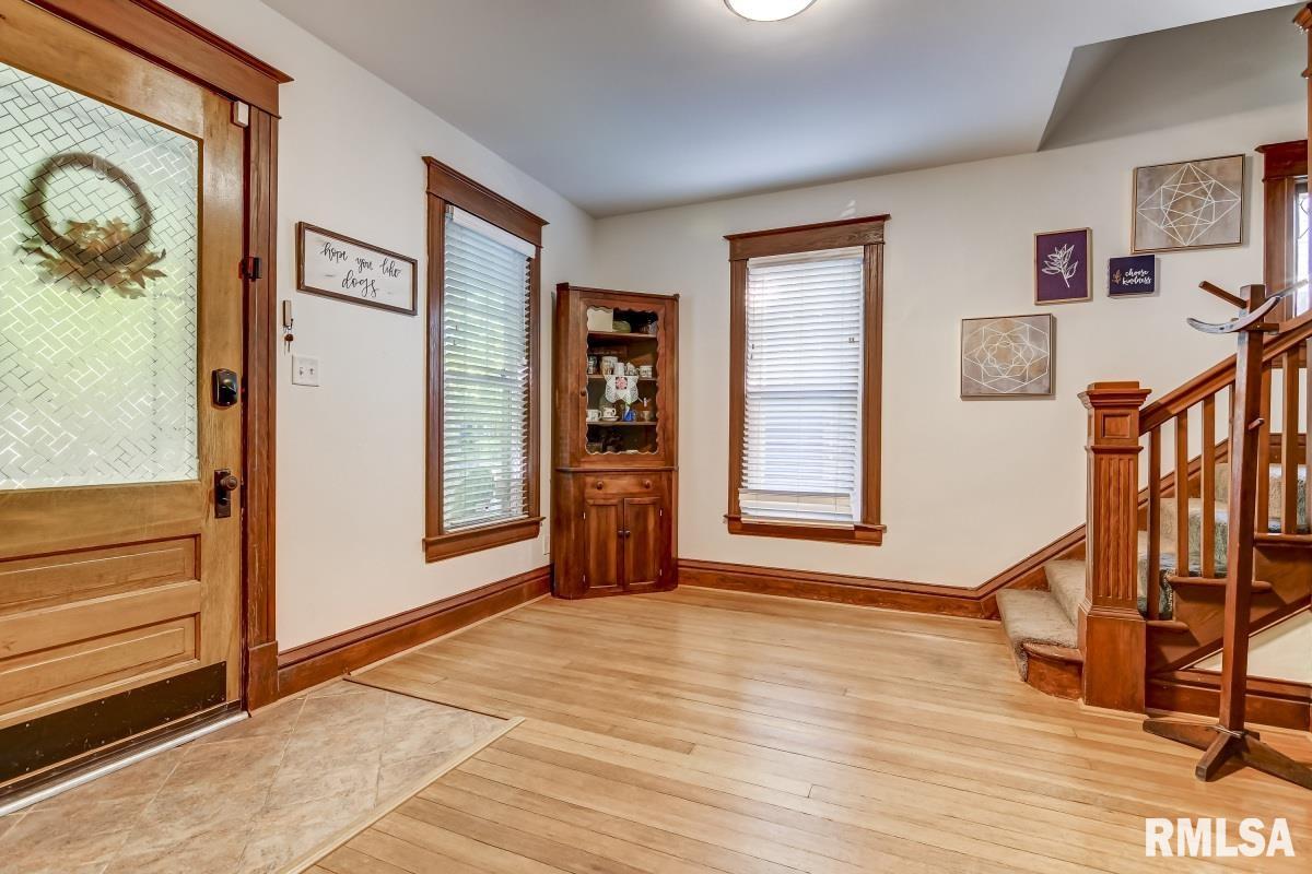 1732 South College Street Springfield, IL 62704 - Photo 7 of 36 Gallery Image 7