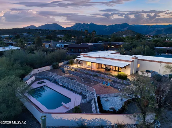 $825,000 | 3861 North Crestwood Place, Tucson, AZ 85750