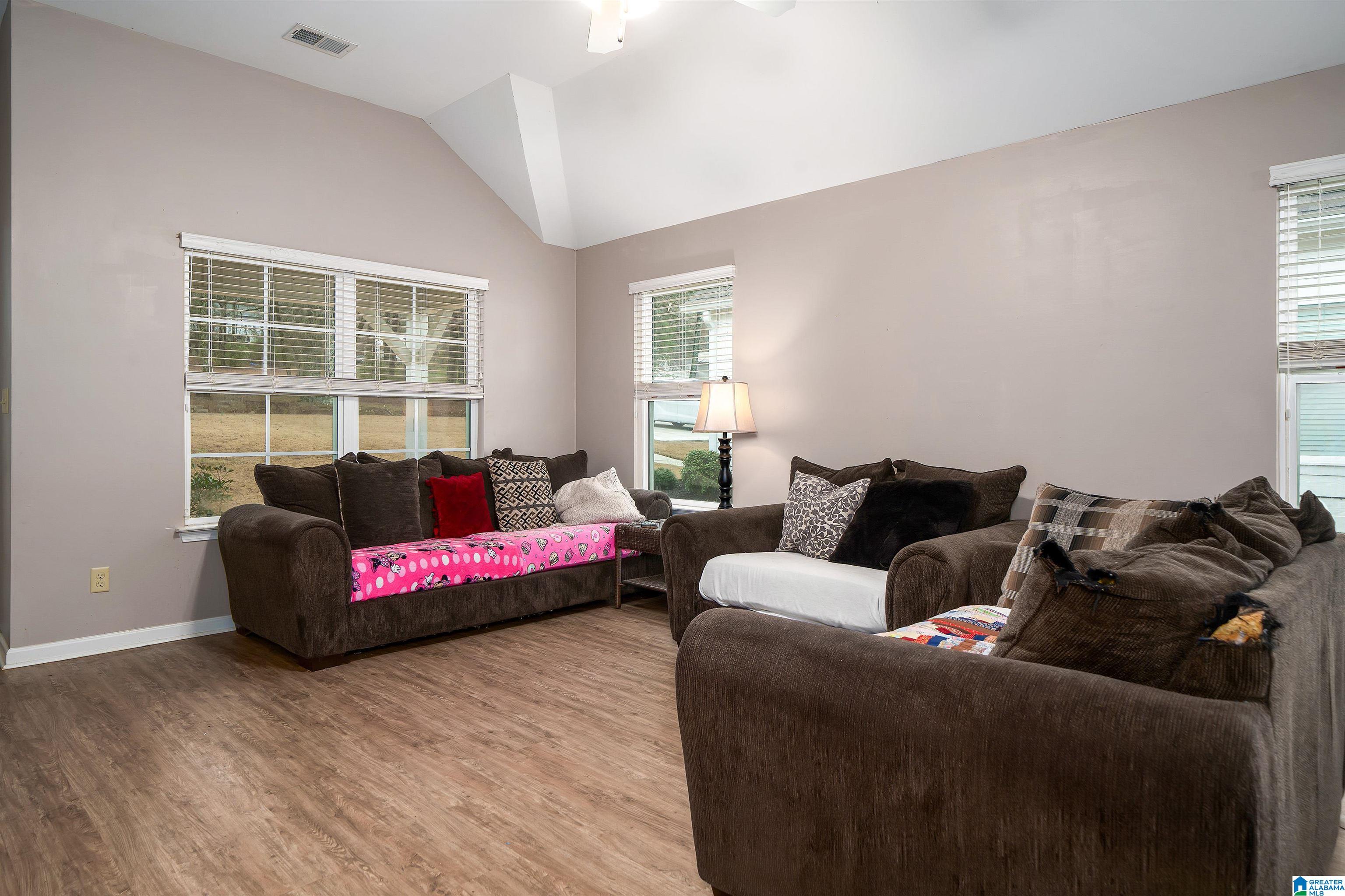 531 6th Avenue East Oneonta, AL 35121 - Photo 7 of 26