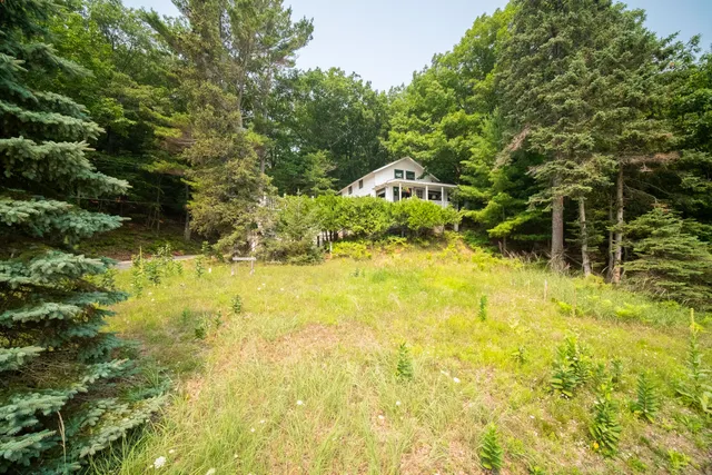 $1,550,000 | 8368 Portage Point Drive, Onekama, MI 49675