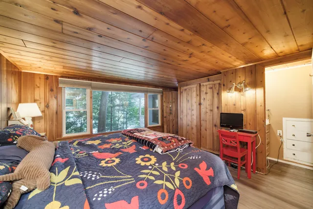 $1,550,000 | 8368 Portage Point Drive, Onekama, MI 49675