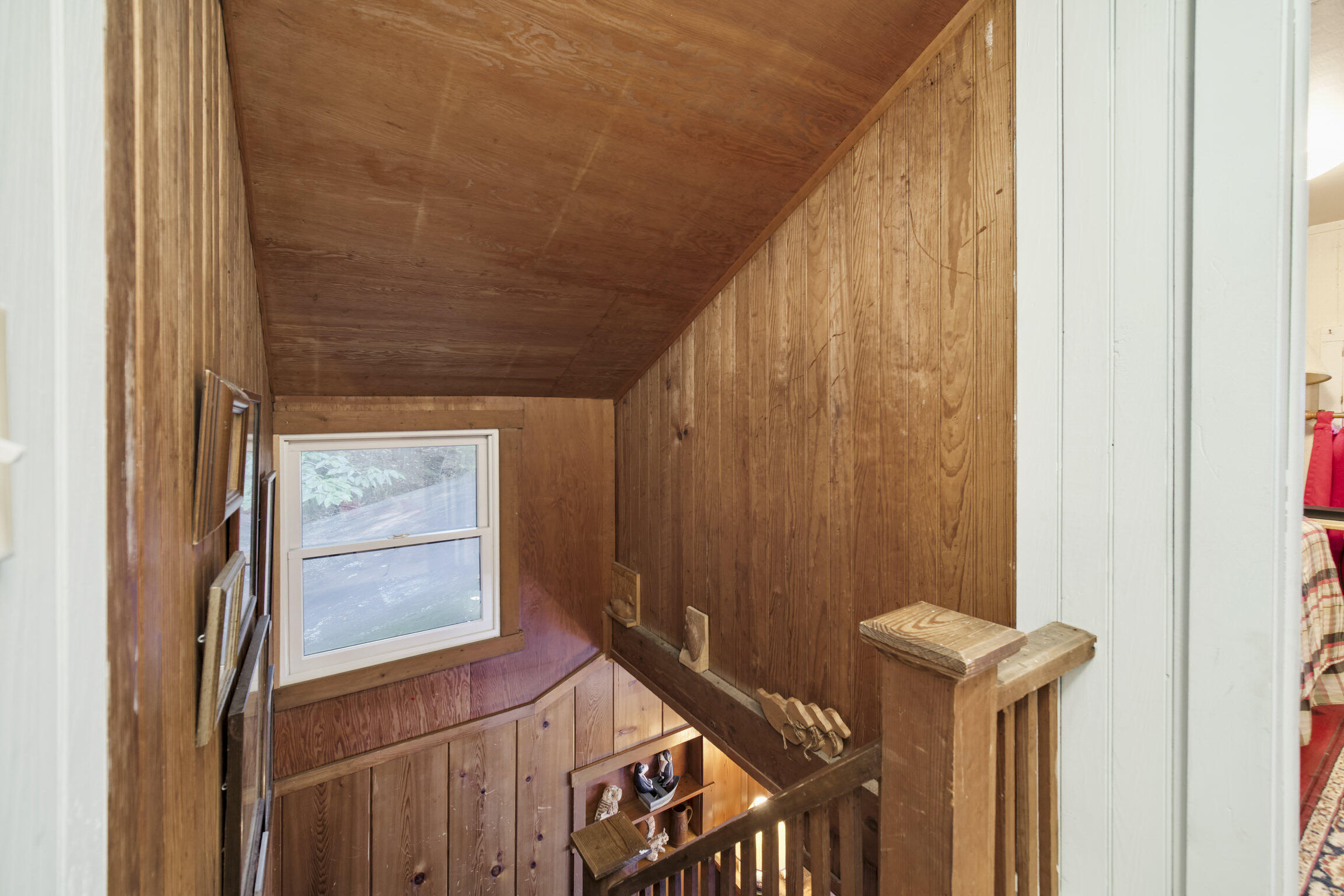 8368 Portage Point Drive Onekama, MI 49675 - Photo 51 of 68 Staircase