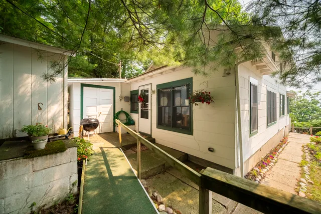 $1,550,000 | 8368 Portage Point Drive, Onekama, MI 49675