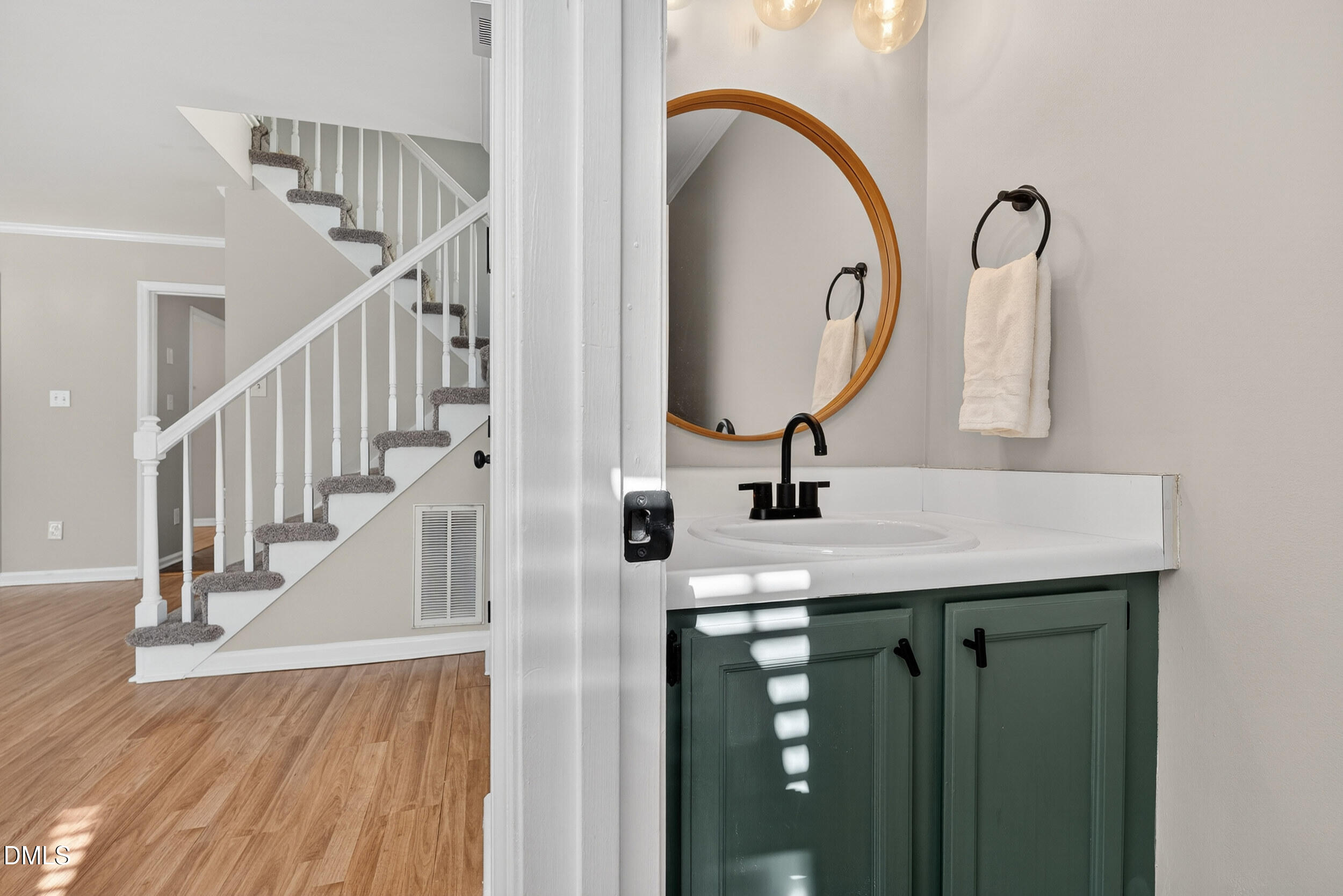 1049 Mills Street Raleigh, NC 27608 - Photo 14 of 31 15_dsc08060