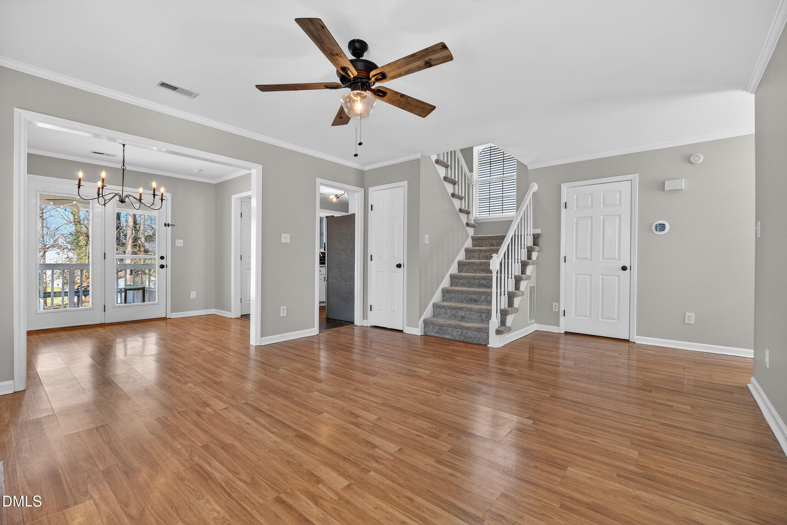 1049 Mills Street Raleigh, NC 27608 - Photo 3 of 31 17_dsc08107