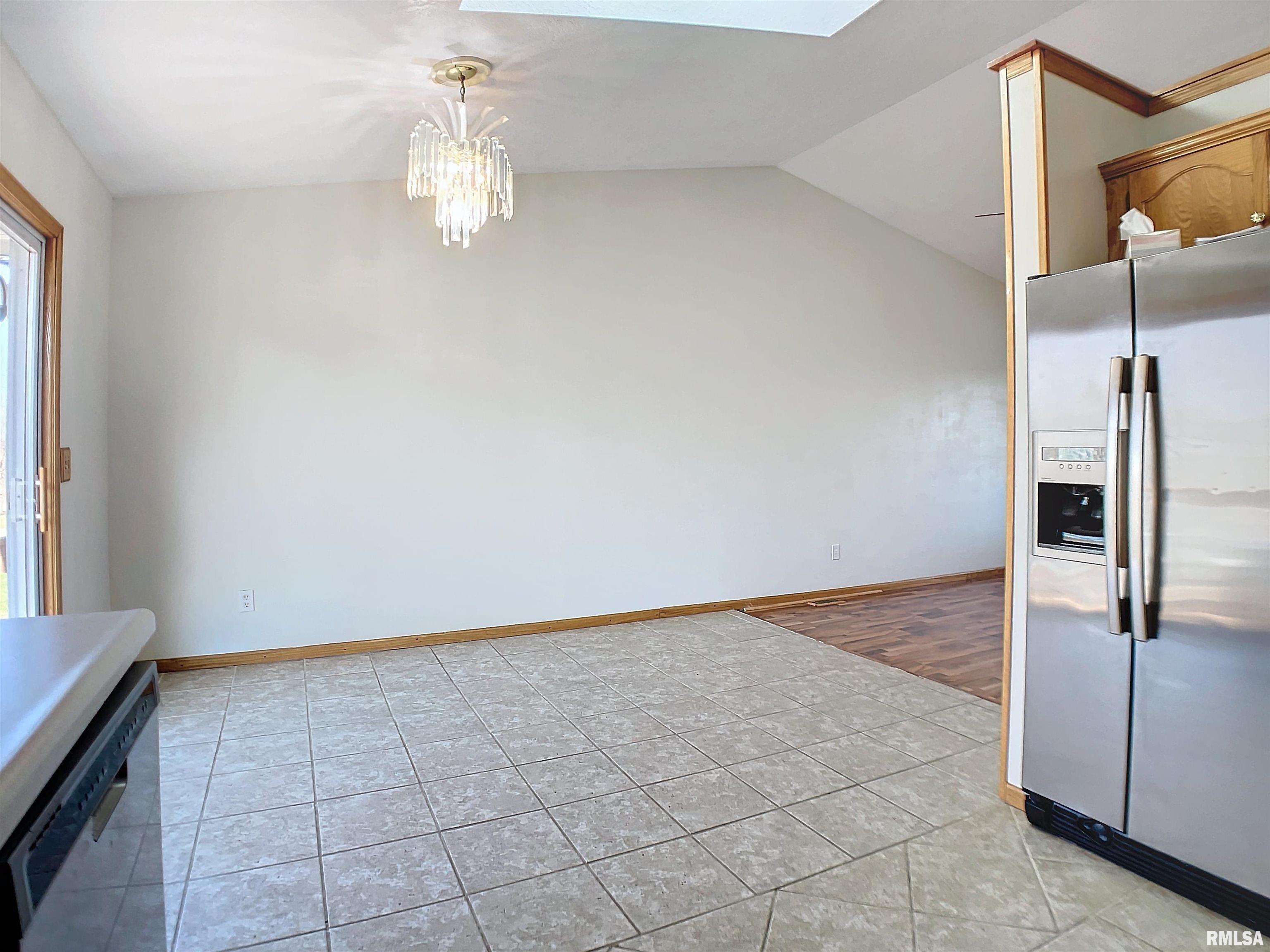 6070 Appomattox Road Davenport, IA 52806 - Photo 12 of 38 Gallery Image 12