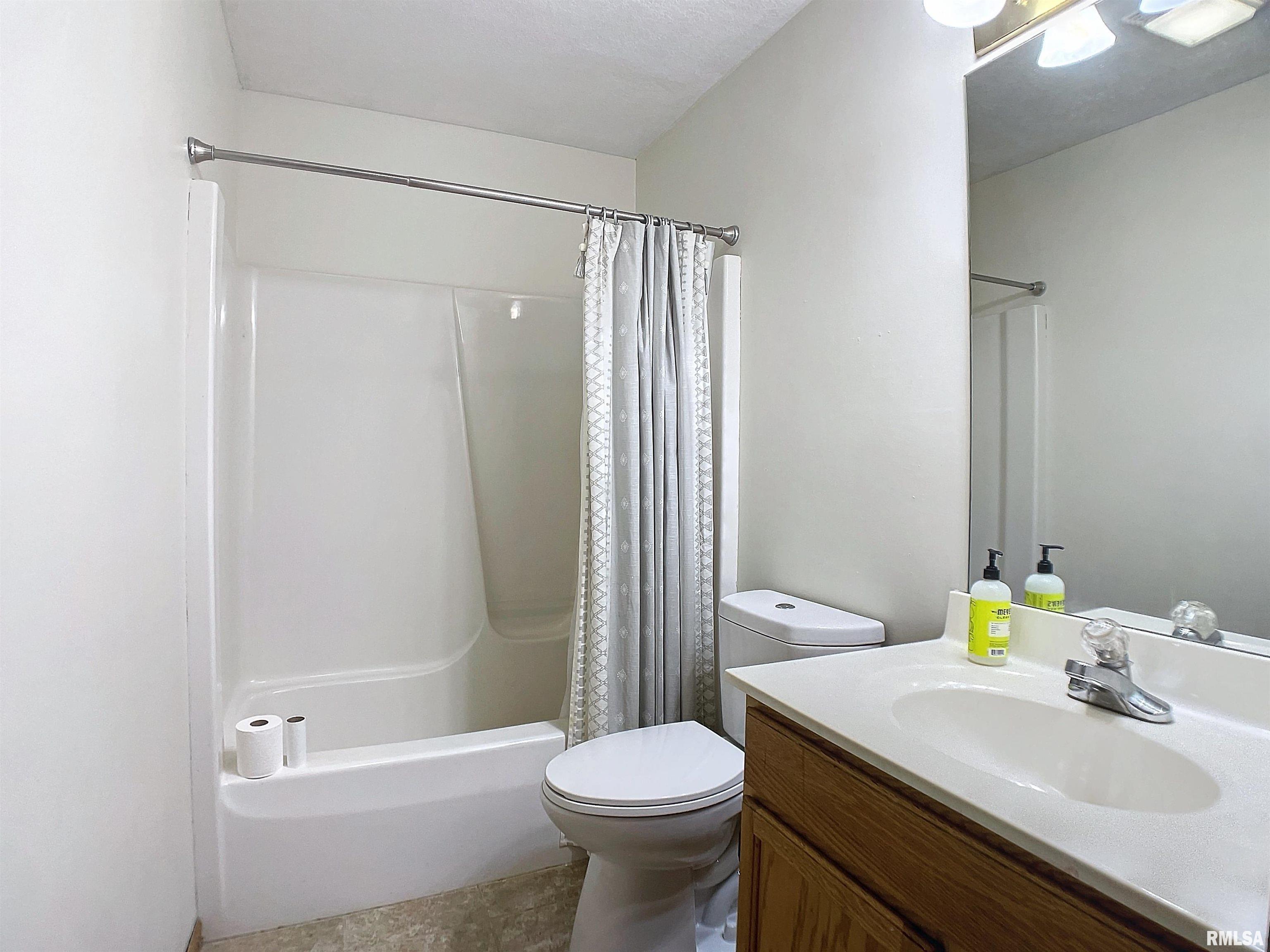 6070 Appomattox Road Davenport, IA 52806 - Photo 25 of 38 Gallery Image 25