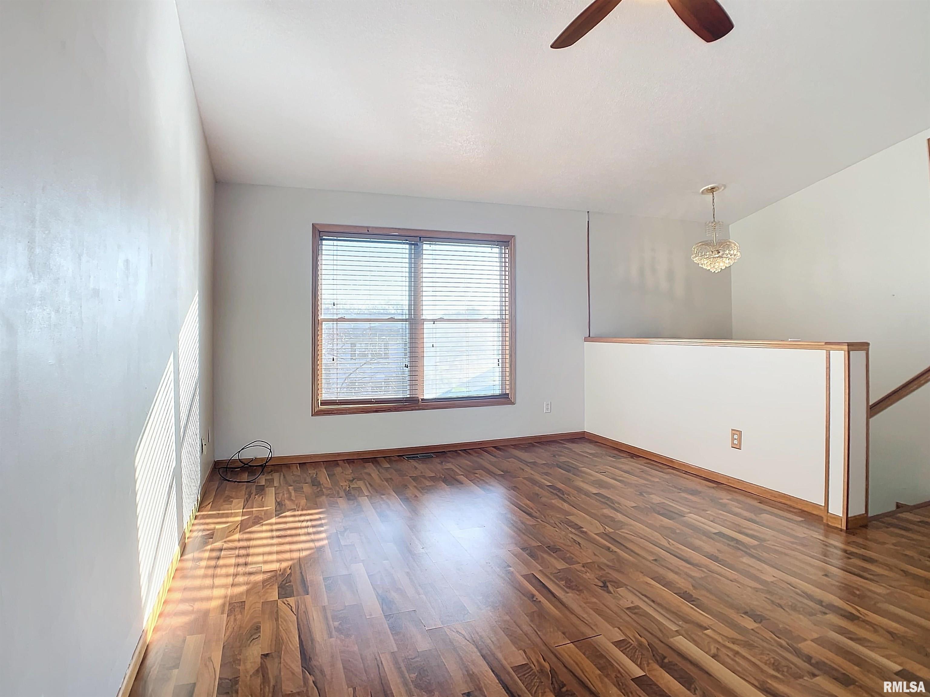 6070 Appomattox Road Davenport, IA 52806 - Photo 4 of 38 Gallery Image 4