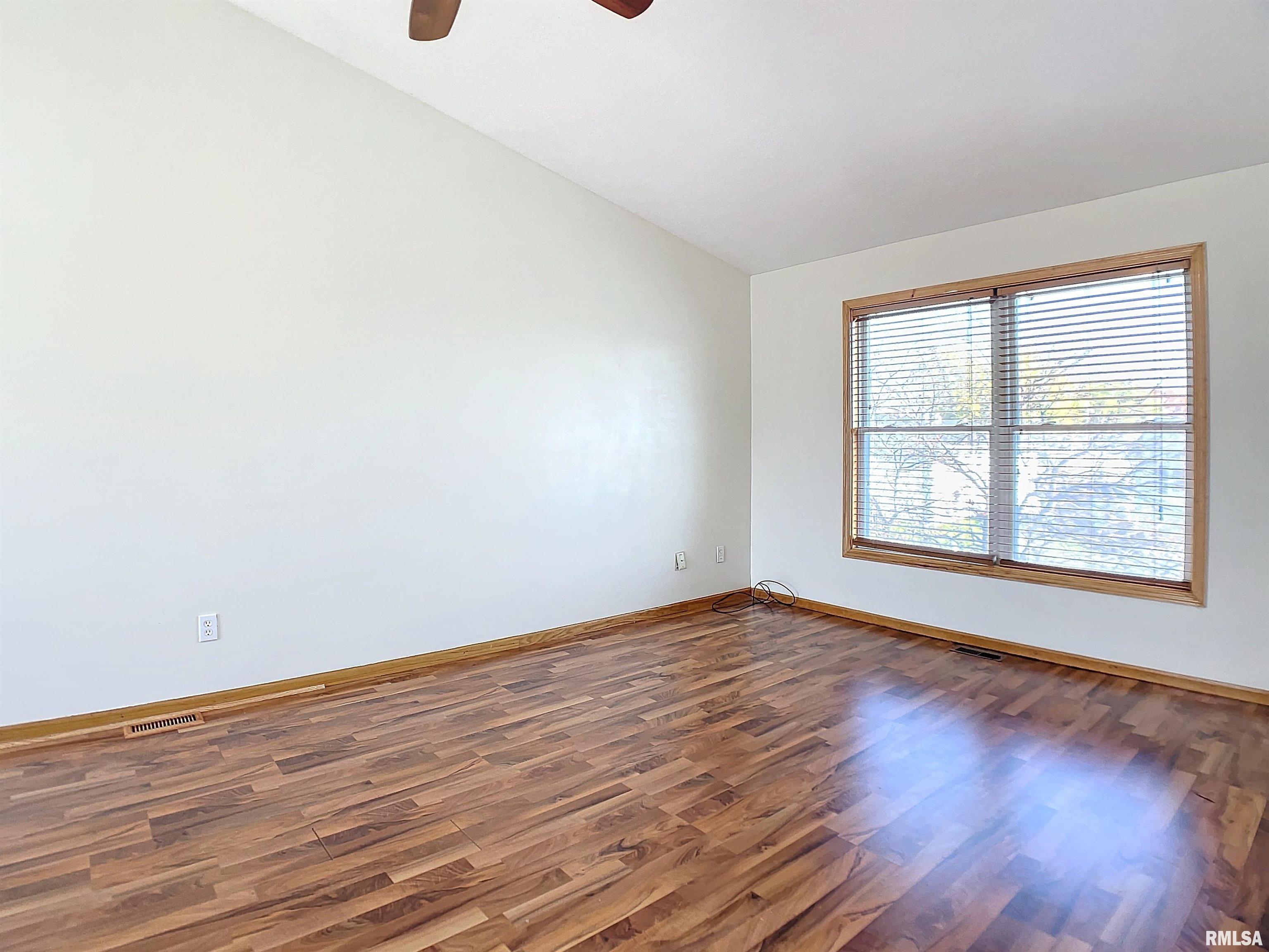 6070 Appomattox Road Davenport, IA 52806 - Photo 7 of 38 Gallery Image 7