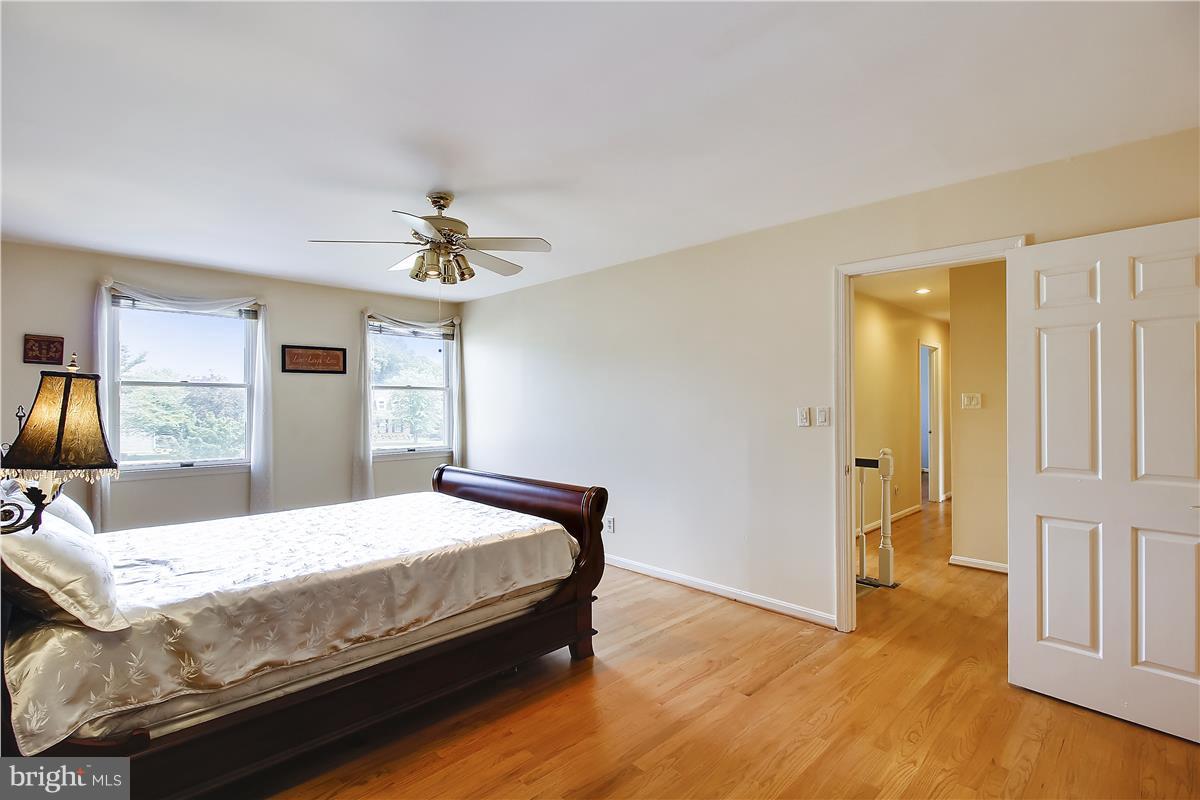 8610 Aqueduct Road Potomac, MD 20854 - Photo 15 of 30 Bedroom (Master)
