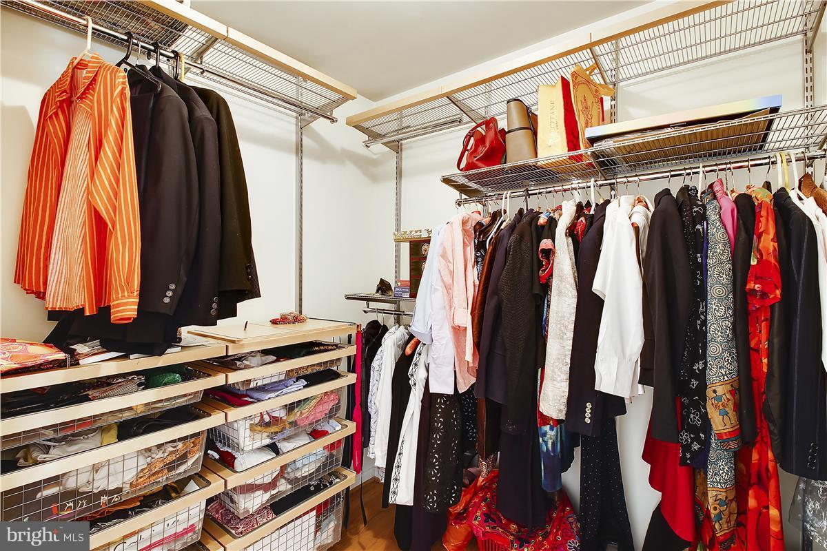 8610 Aqueduct Road Potomac, MD 20854 - Photo 16 of 30 Bedroom (Master) walk-in closet