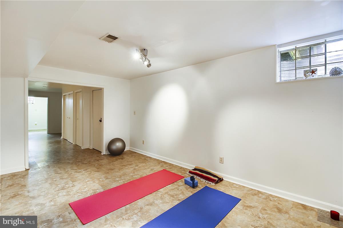 8610 Aqueduct Road Potomac, MD 20854 - Photo 23 of 30 Recreation room