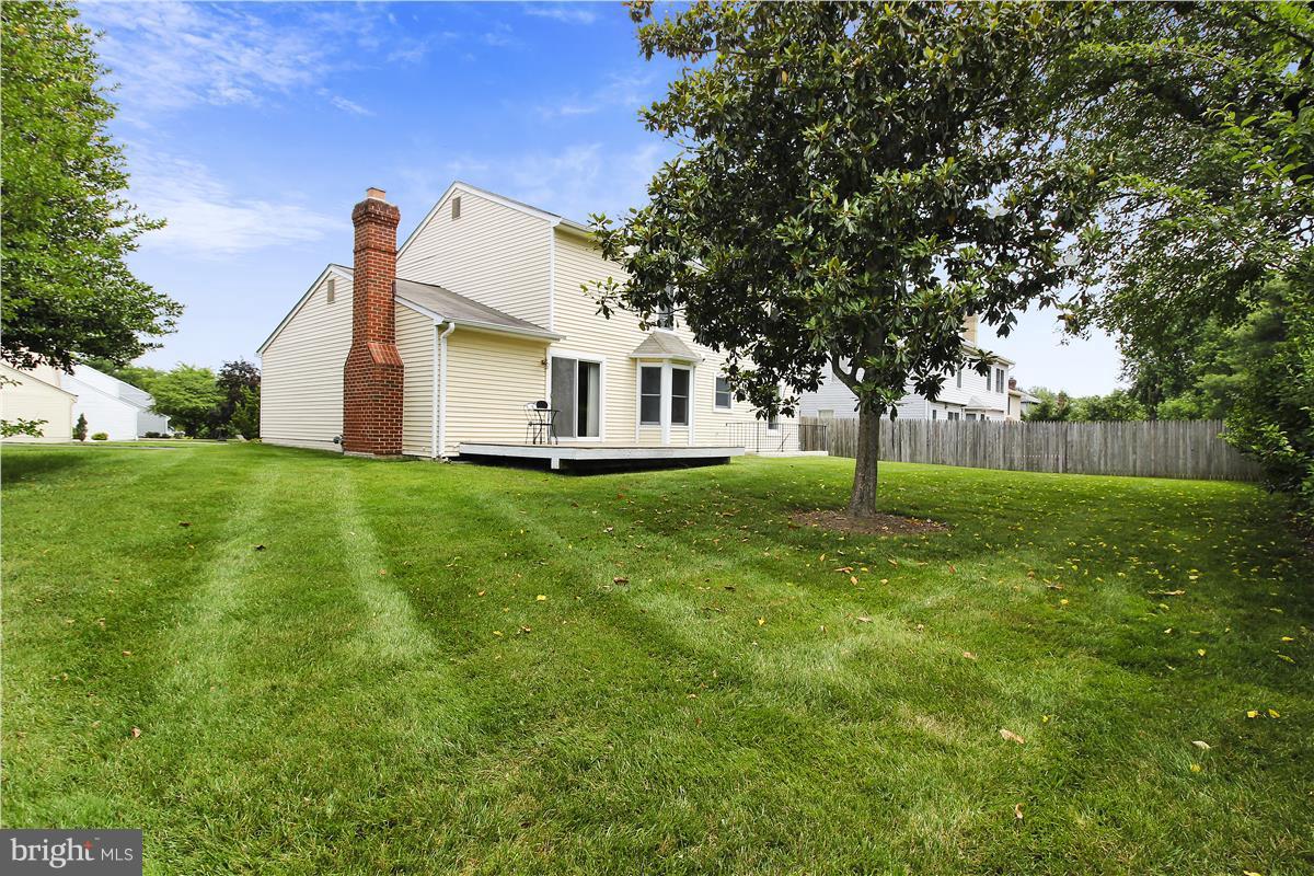8610 Aqueduct Road Potomac, MD 20854 - Photo 27 of 30 Great back yard