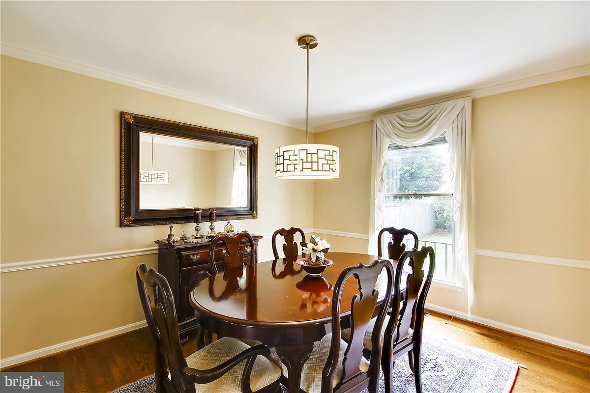 8610 Aqueduct Road Potomac, MD 20854 - Photo 5 of 30 Dining Room