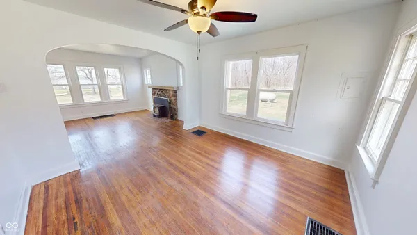 $299,900 | 749 South River Road, Covington, IN 47932