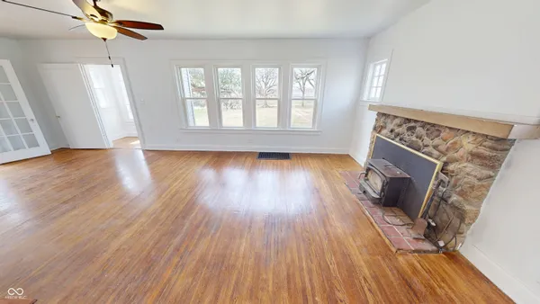 $299,900 | 749 South River Road, Covington, IN 47932