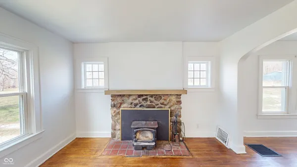 $299,900 | 749 South River Road, Covington, IN 47932