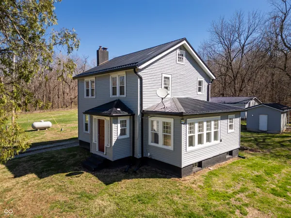 $299,900 | 749 South River Road, Covington, IN 47932