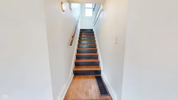 $299,900 | 749 South River Road, Covington, IN 47932