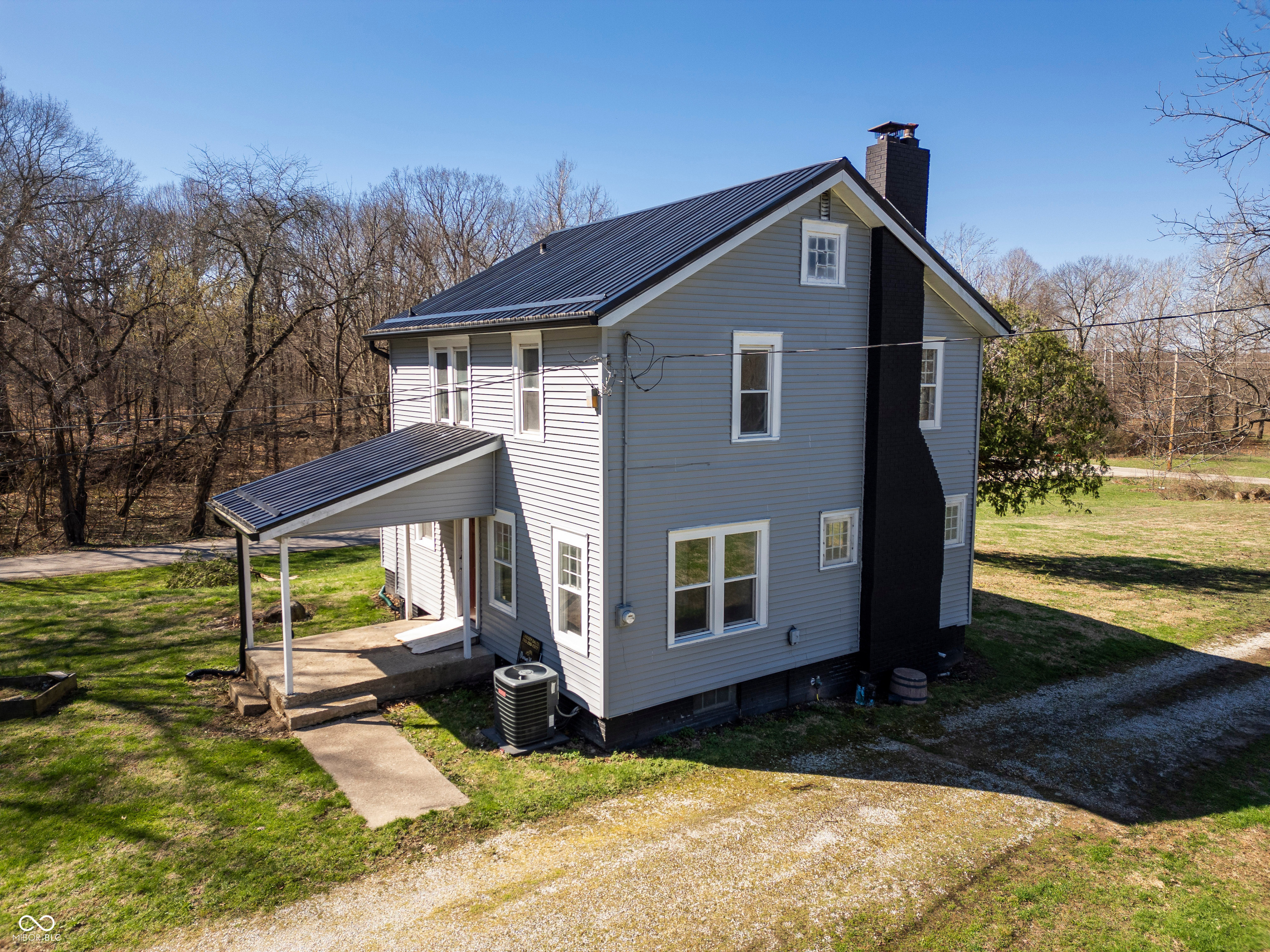 749 South River Road Covington, IN 47932 - Photo 4 of 55