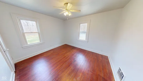 $299,900 | 749 South River Road, Covington, IN 47932