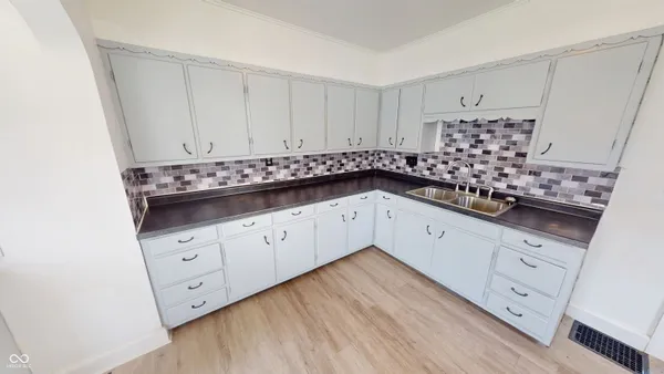 $299,900 | 749 South River Road, Covington, IN 47932