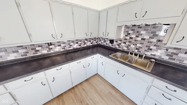 $299,900 | 749 South River Road, Covington, IN 47932