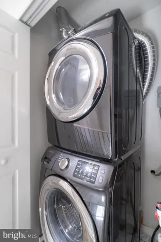 a close up view of washer and dryer
