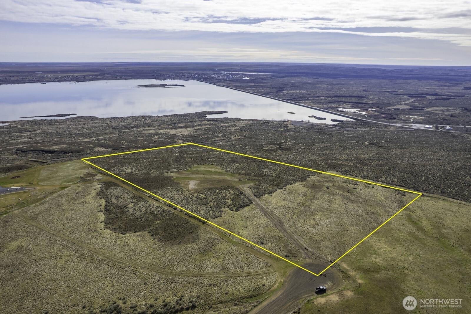 59 Pilot Rock Road Coulee City, WA 99115 - Photo 13 of 22 a view of a swimming pool