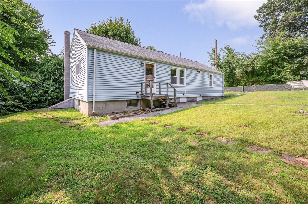 74 Hillcrest Road Dracut, MA 01826 - Photo 3 of 40 Gallery Image 3