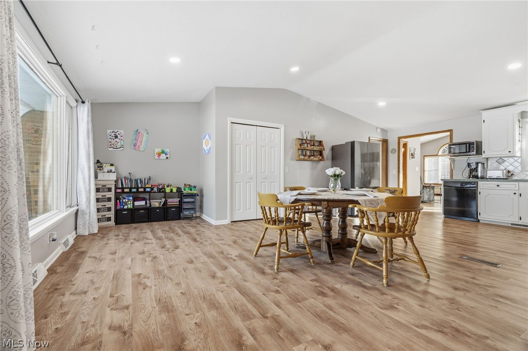 3596 Rolling Ridge Road Northeast Canton, OH 44721 - Photo 9 of 27 Gallery Image 9