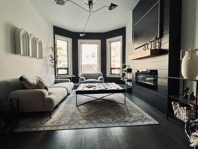 $3,500 | 2944 North Broadway, Unit 1S, Chicago, IL 60657