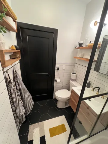 $3,500 | 2944 North Broadway, Unit 1S, Chicago, IL 60657