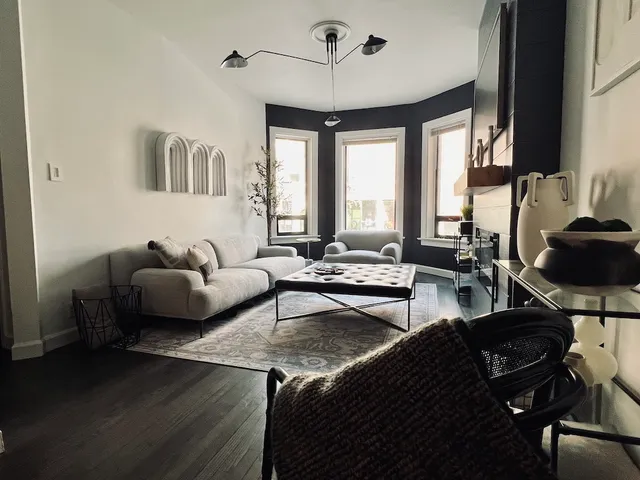 $3,500 | 2944 North Broadway, Unit 1S, Chicago, IL 60657