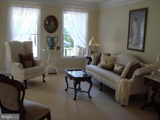 10 Trumpet Court Nottingham, MD 21236 - Photo 4 of 17 a living room with furniture and a window