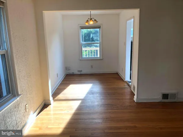 $2,600 | 310 South Veitch Street, Arlington, VA 22204