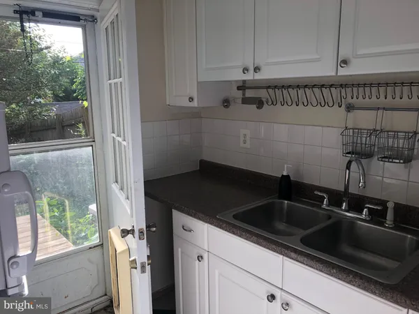 $2,600 | 310 South Veitch Street, Arlington, VA 22204