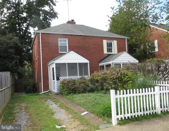 $2,600 | 310 South Veitch Street, Arlington, VA 22204