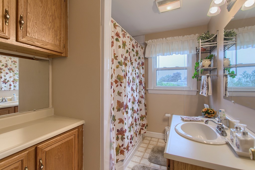 772 Trull Road Tewksbury, MA 01876 - Photo 17 of 30