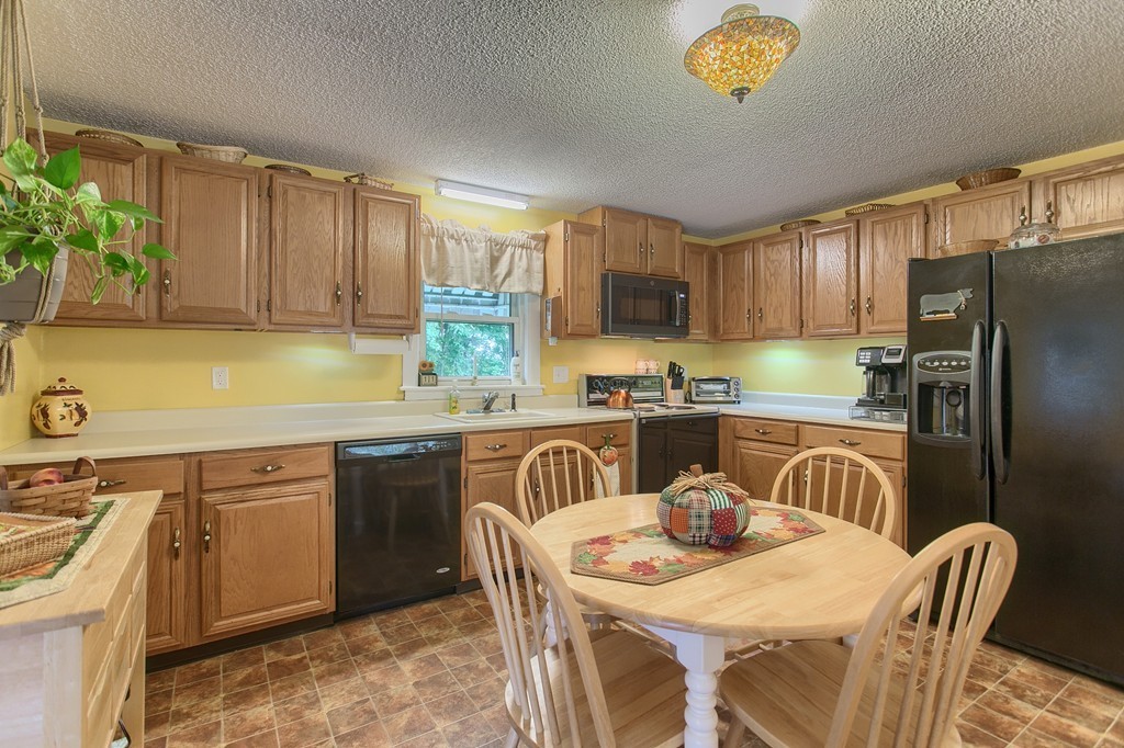 772 Trull Road Tewksbury, MA 01876 - Photo 7 of 30