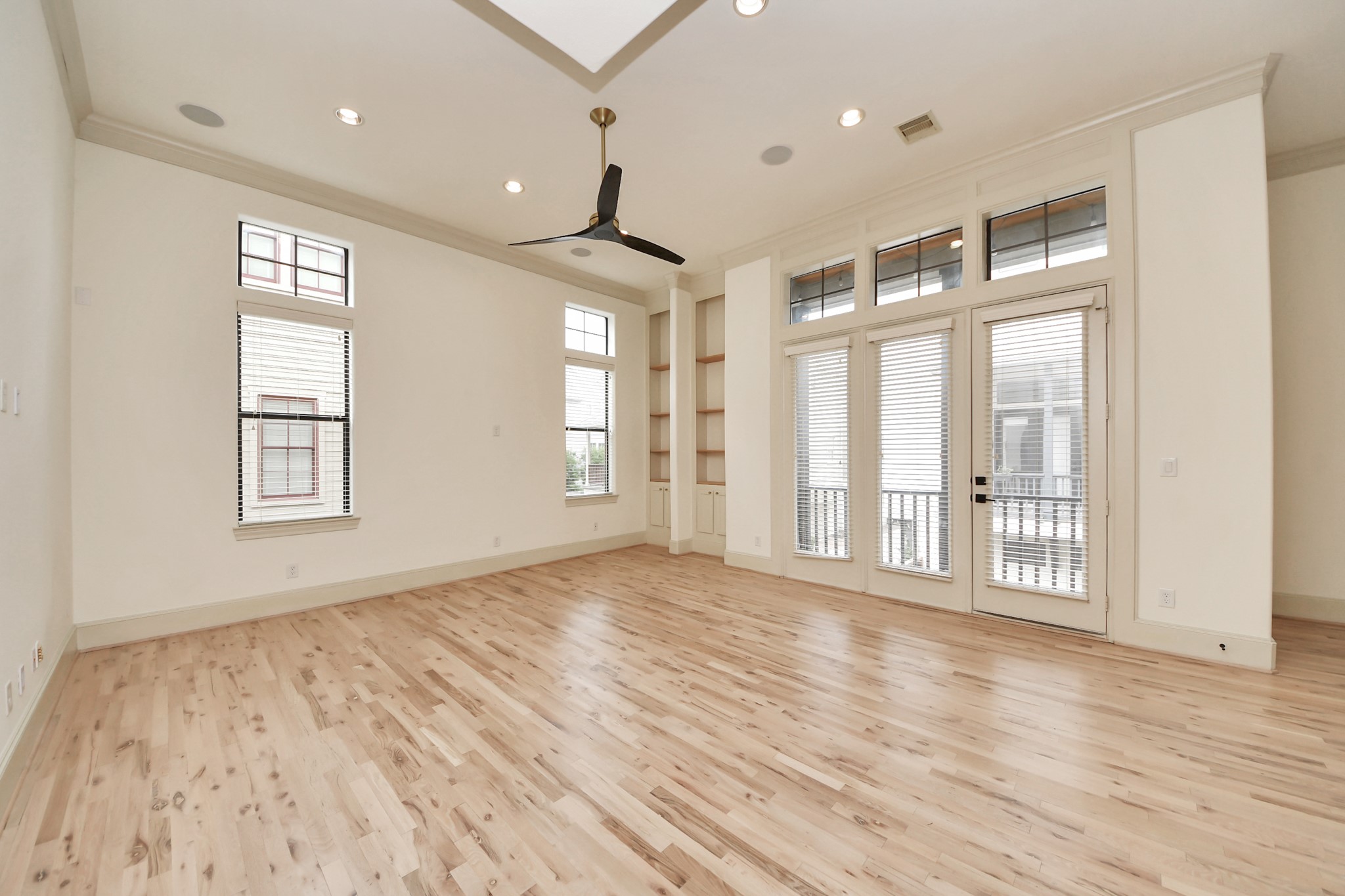 3229 Maxroy Street Houston, TX 77008 - Photo 10 of 43 Main level - Family room with access to the balcony.