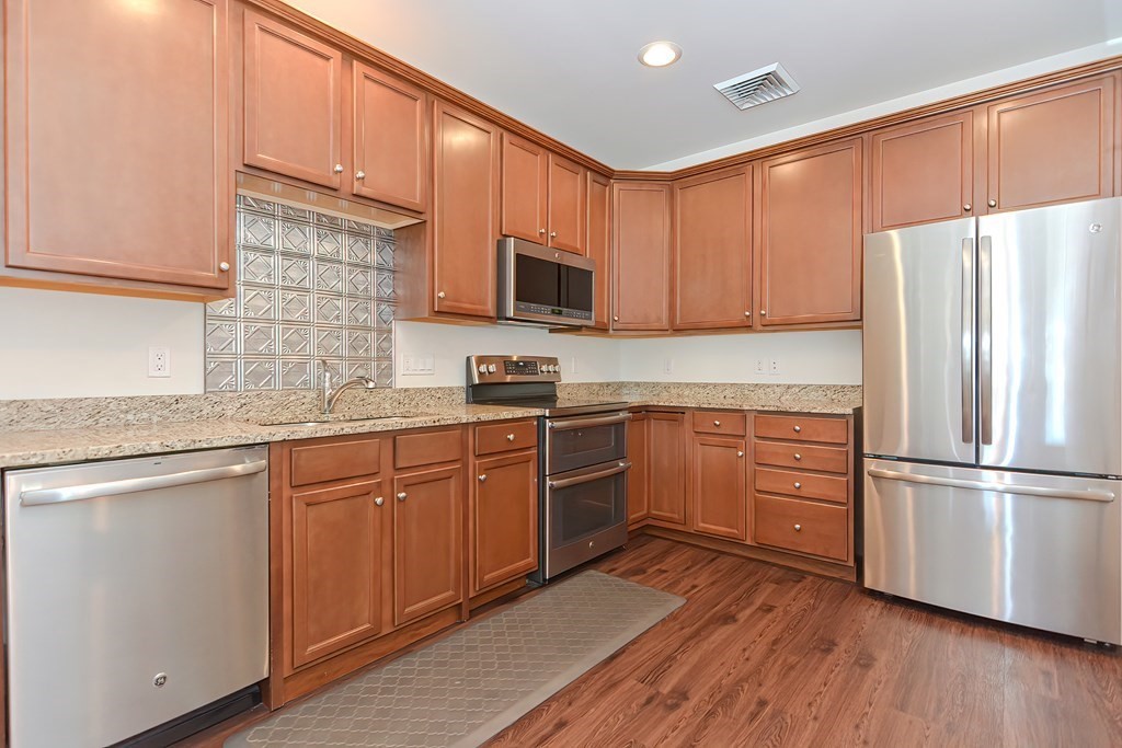 7 Morgan Drive, Unit 203 Natick, MA 01760 - Photo 5 of 30