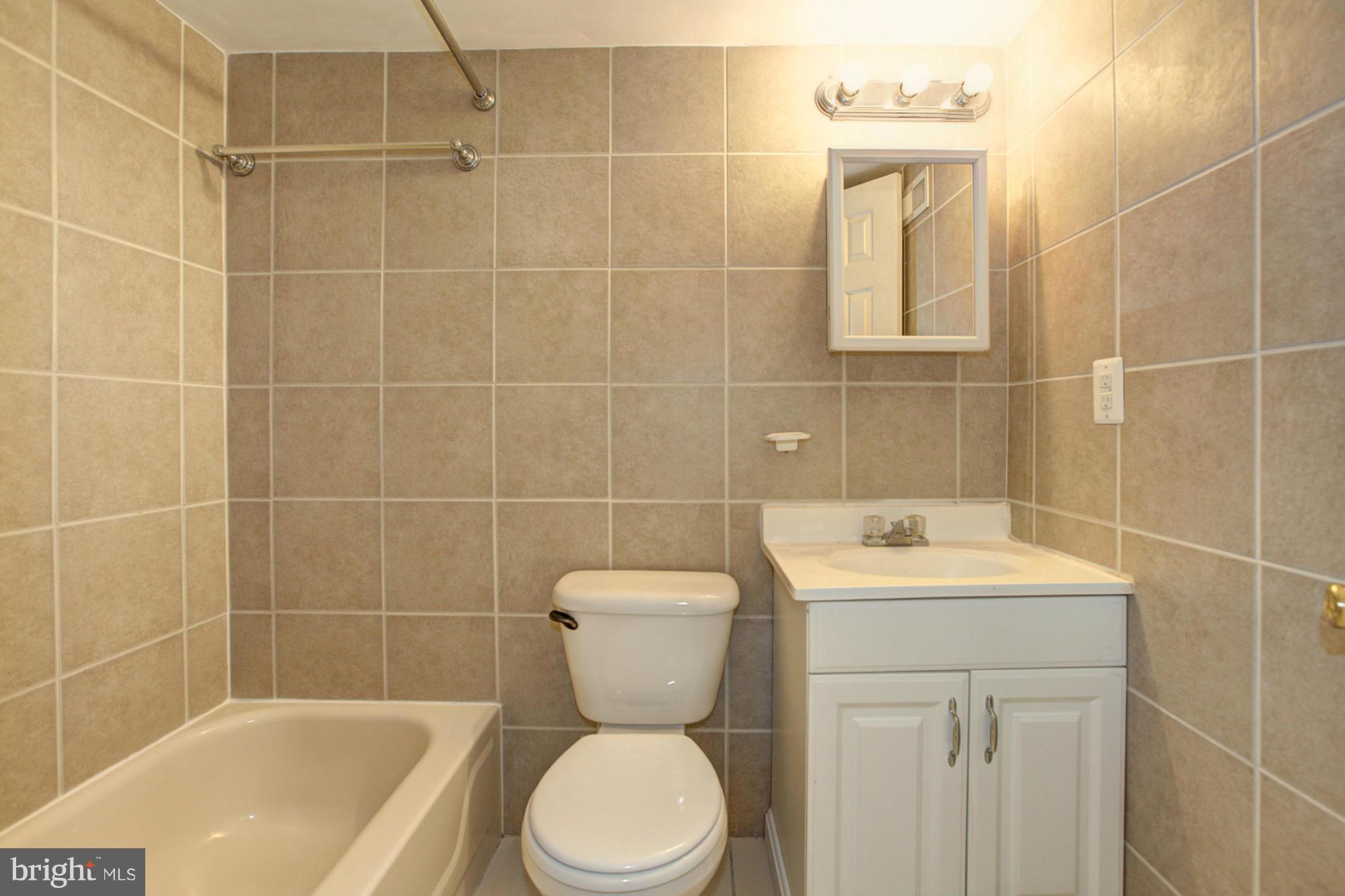 12827 Flack Street Silver Spring, MD 20906 - Photo 17 of 28 Bath