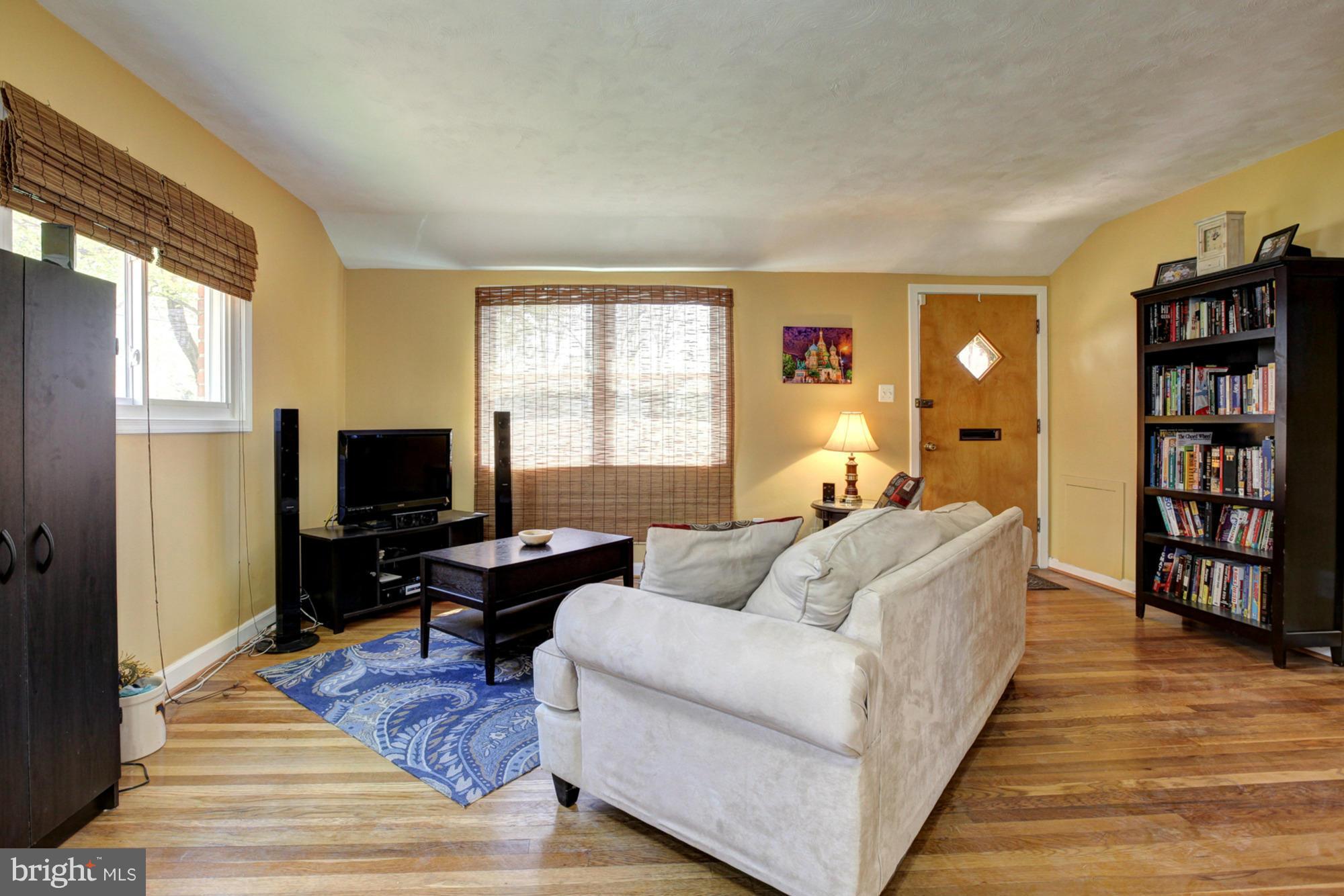12827 Flack Street Silver Spring, MD 20906 - Photo 4 of 28 Living Room